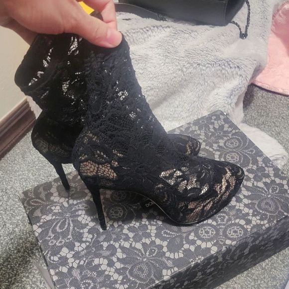 Dolce & Gabbana Stivaletto Pizzo Stretch + Gros Lace Booties - Picture 1 of 6